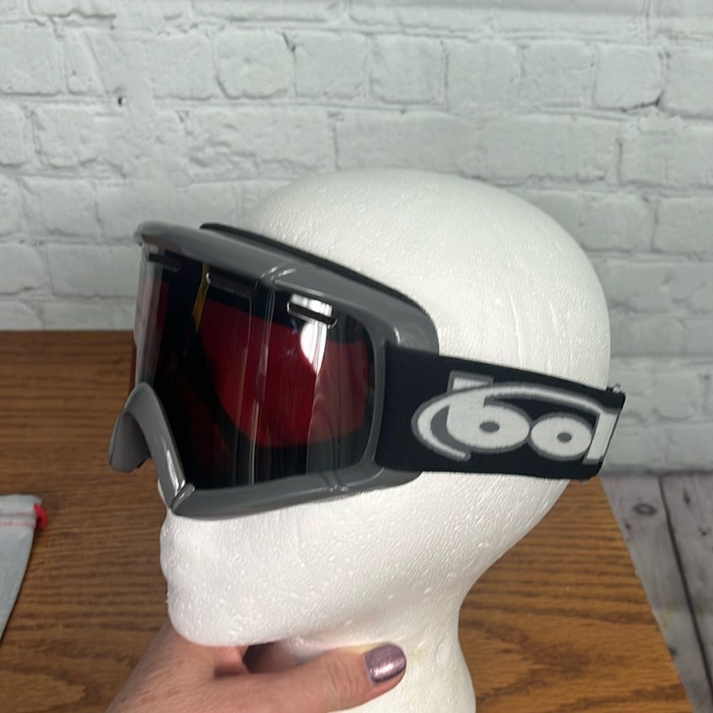 Bolle ski goggles gray rim dark red lens